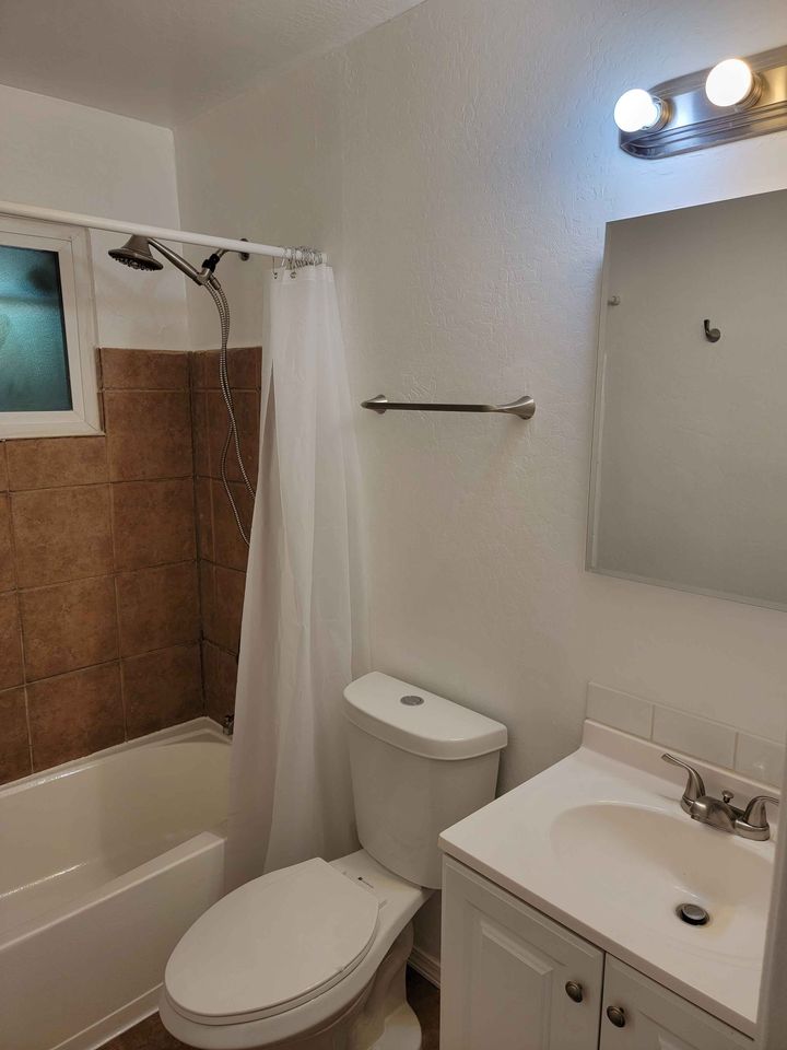 2 Beds 1 Bath - Townhouse photo'