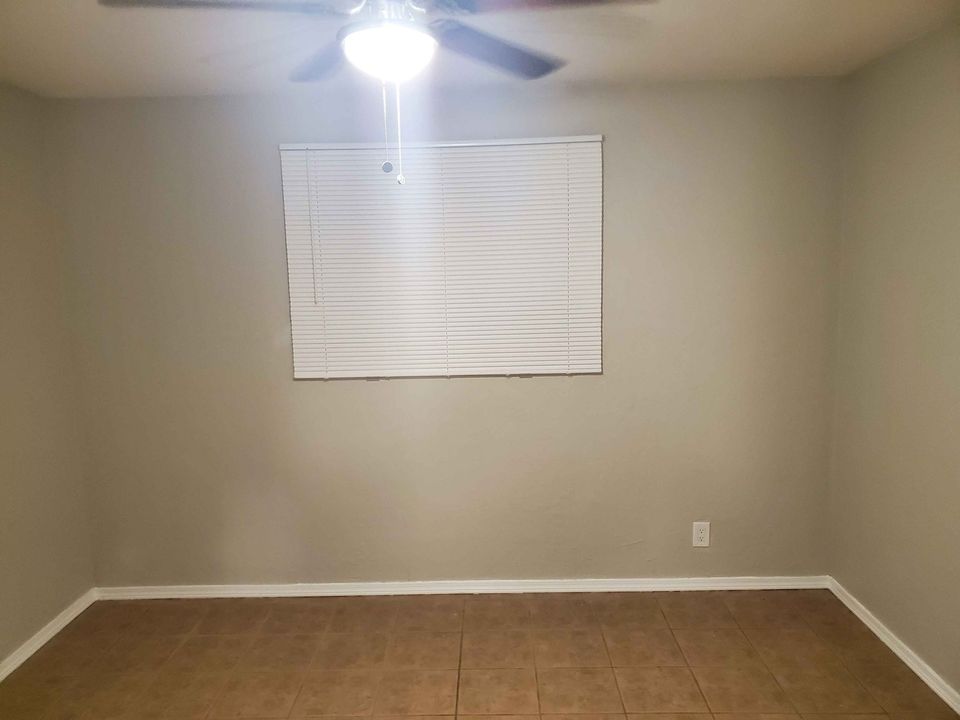 2 Beds 1 Bath - Townhouse photo'