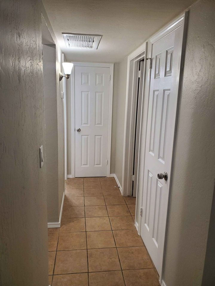 2 Beds 1 Bath - Townhouse photo'