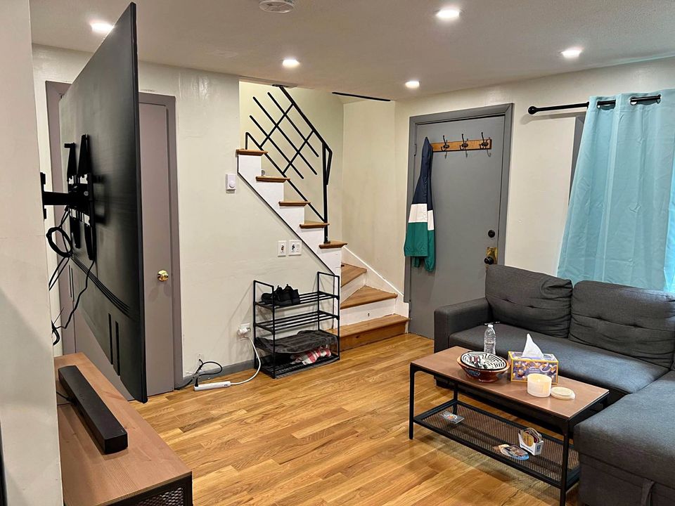 2 Beds 1 Bath - Townhouse