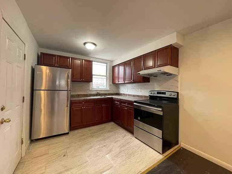 2 Beds 1 Bath - Townhouse photo'