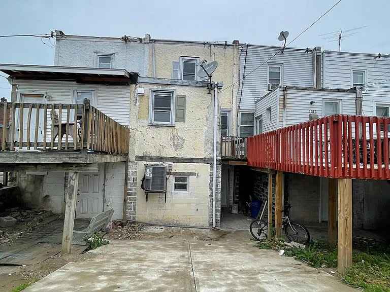 2 Beds 1 Bath - Townhouse photo'