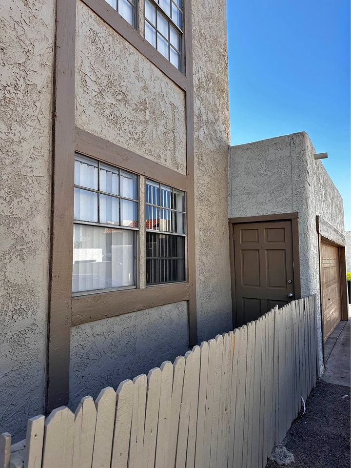 2 Beds 2 Baths Townhouse