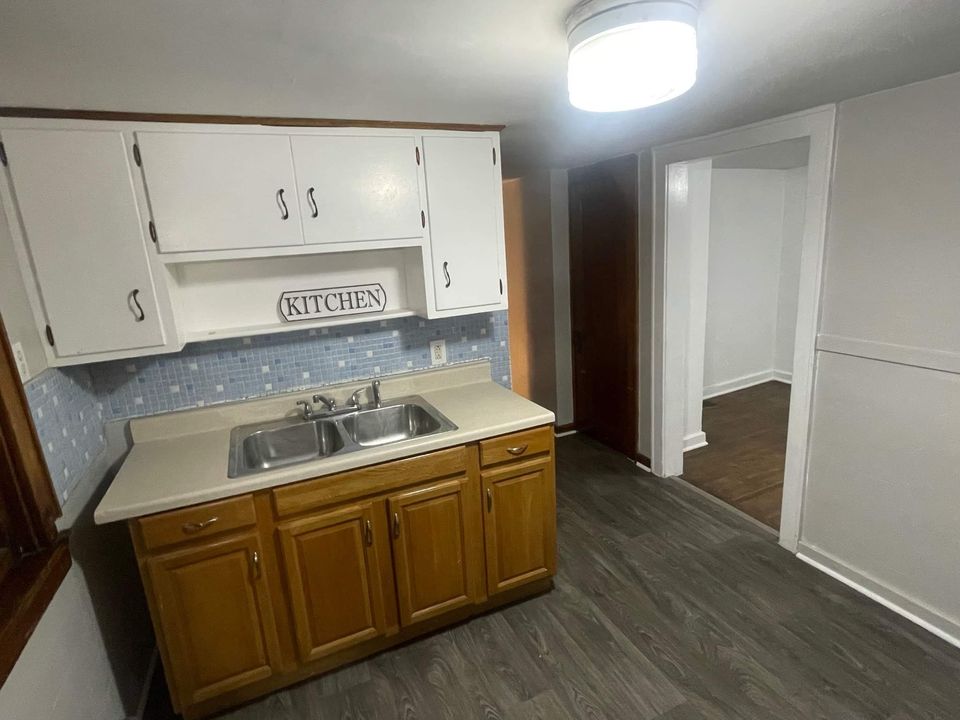 3 Beds 1 Bath Apartment - 2