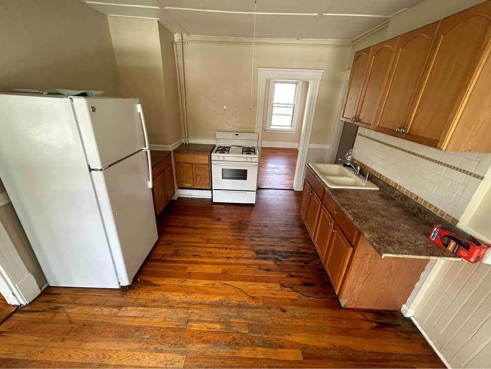 3 Beds 1 Bath - Apartment photo'