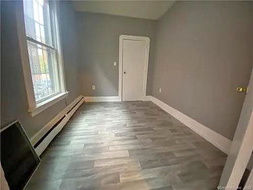 3 Beds 1 Bath - Apartment