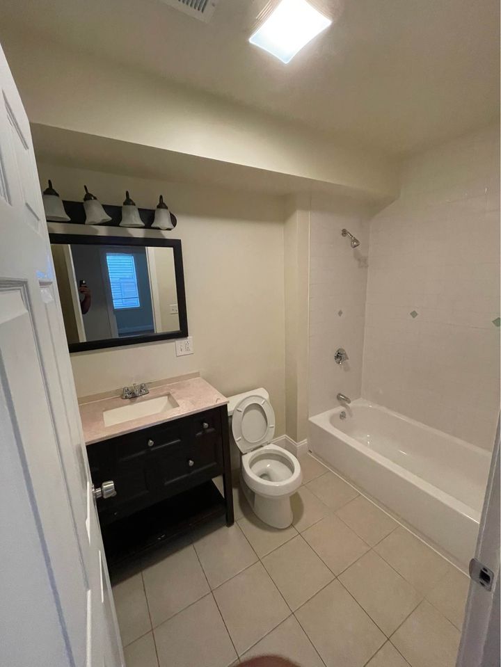 3 Beds 1 Bath - Apartment - 8