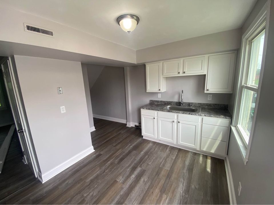 3 Beds 1 Bath - Apartment photo'