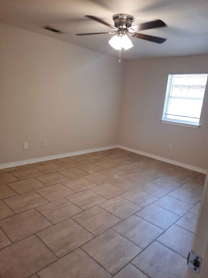 3 Beds 1 Bath - House photo'