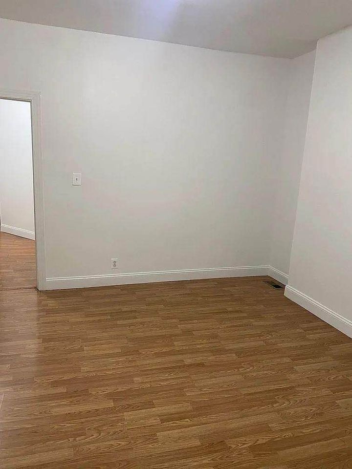 3 Beds 1 Bath - House photo'