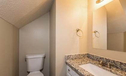 3 Beds 2 Baths - House - 10