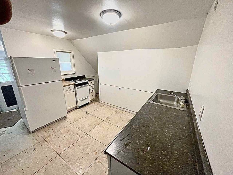 1 Bed 1 Bath - Apartment