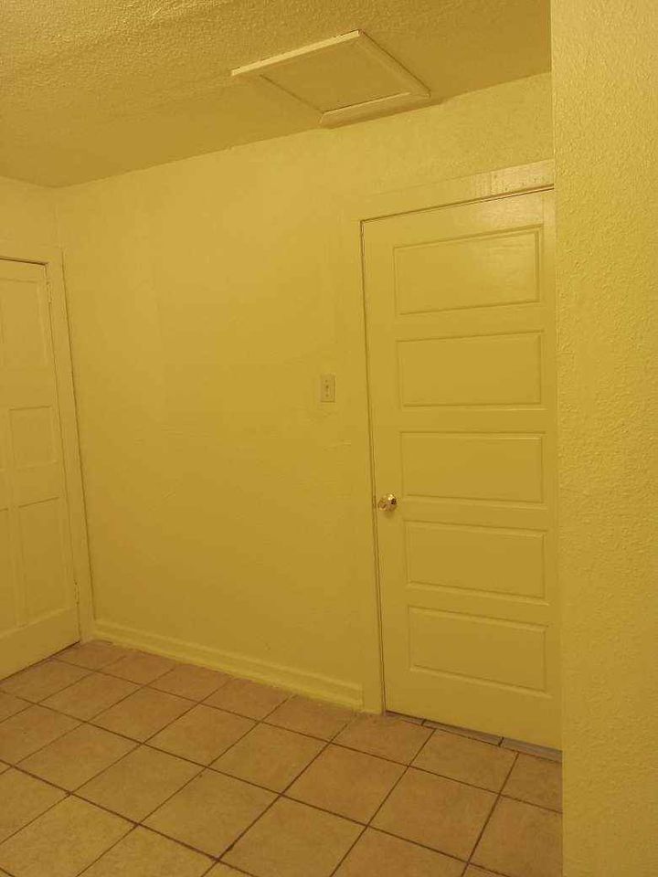 1 bed · 1 bath · Apartment photo'