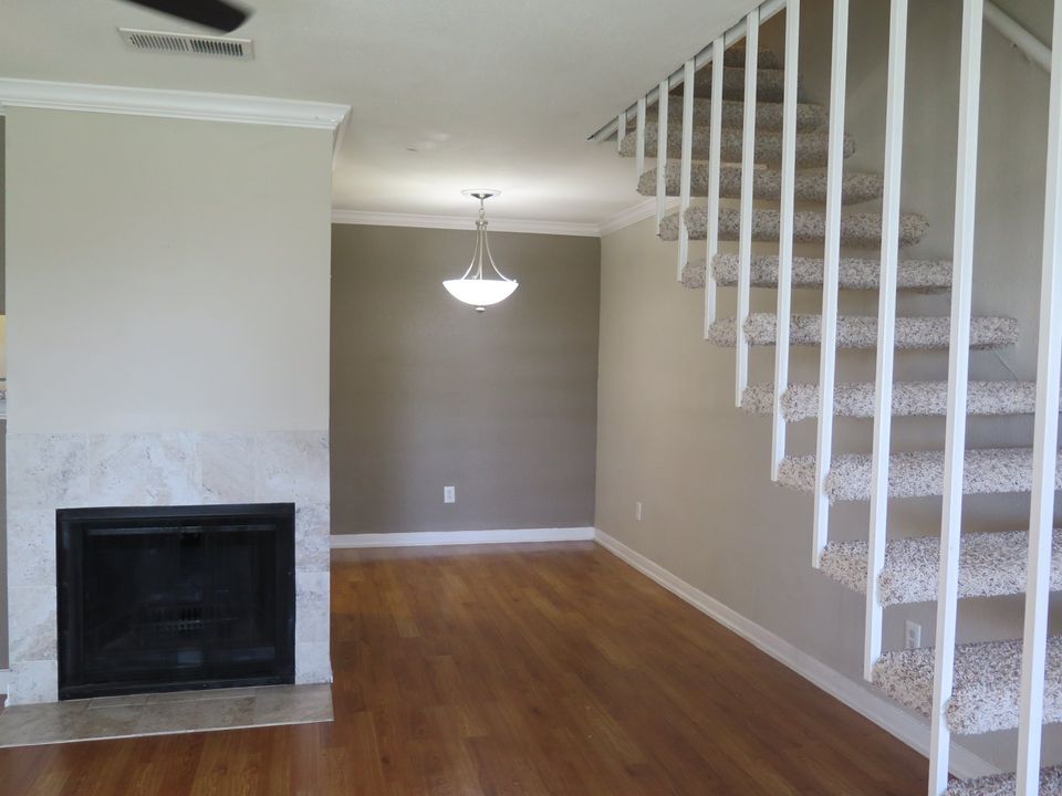 1 Bed 1 Bath Townhouse photo'