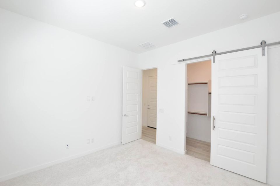 1 Bed 1 Bath - Townhouse photo'