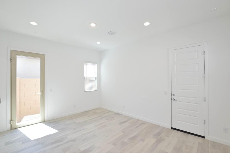 1 Bed 1 Bath - Townhouse photo'