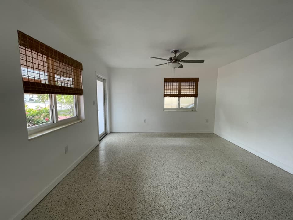 2/1 Apartment for Rent (North Coconut Grove) photo'