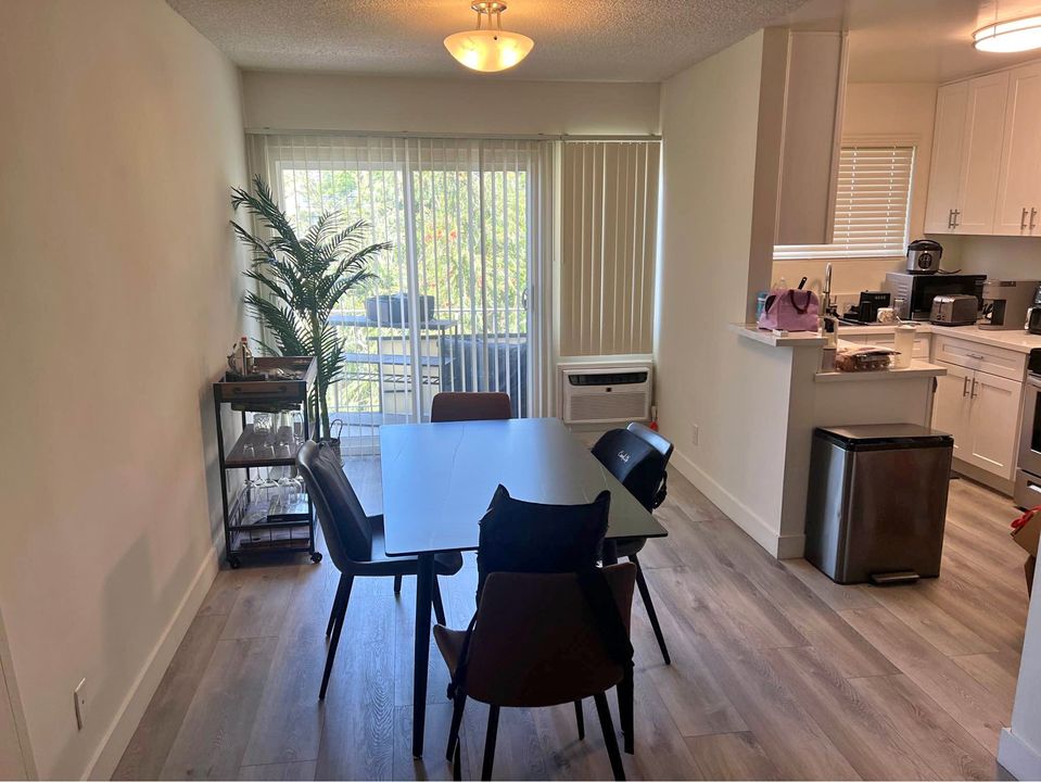 2 Beds 1.5 Baths - Apartment