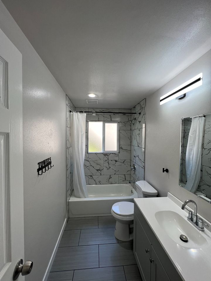 2 Beds 1 Bath Apartment