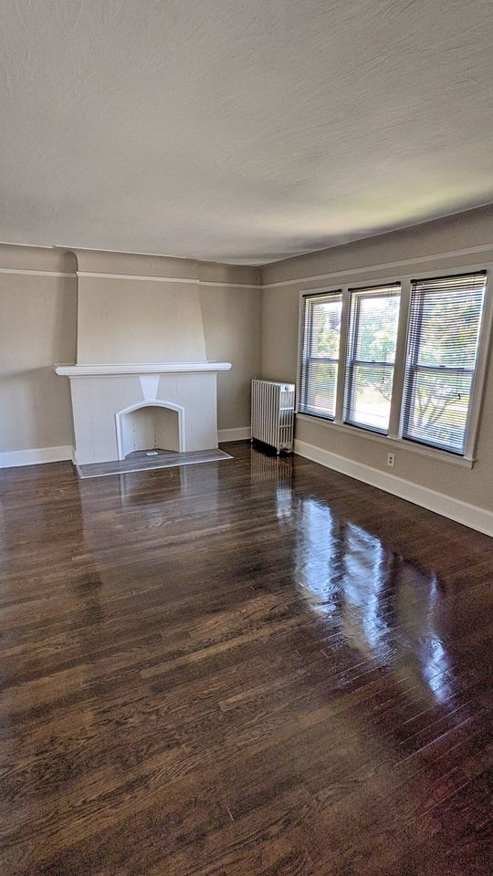 2 Beds 1 Bath Apartment