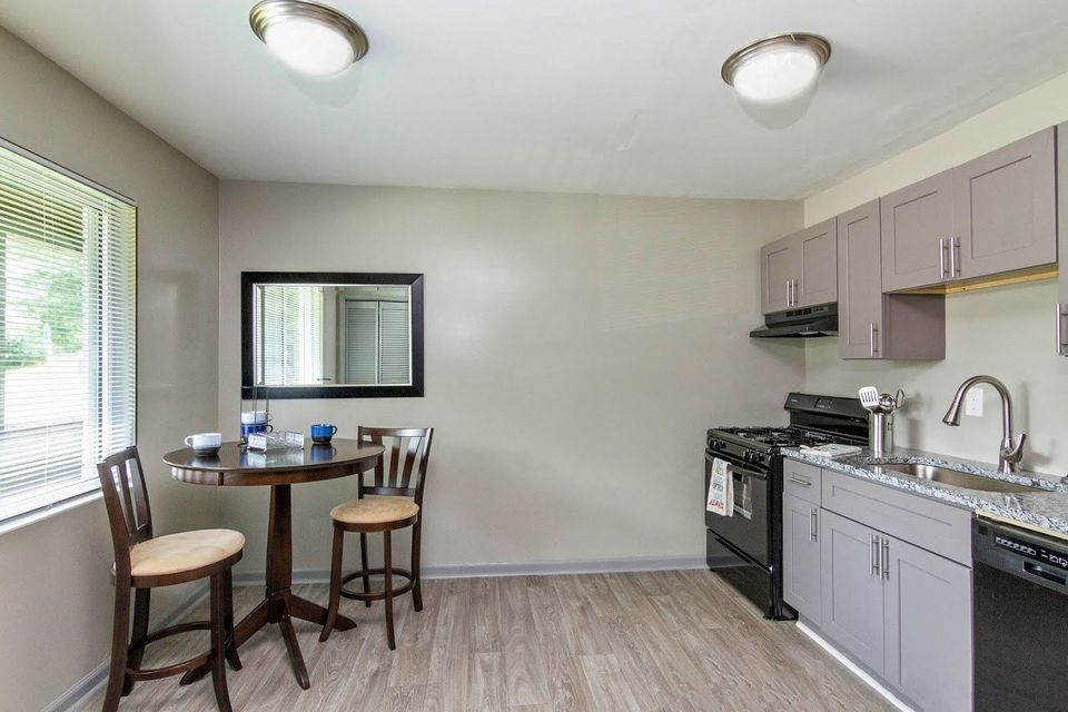 2 Beds 1 Bath Apartment