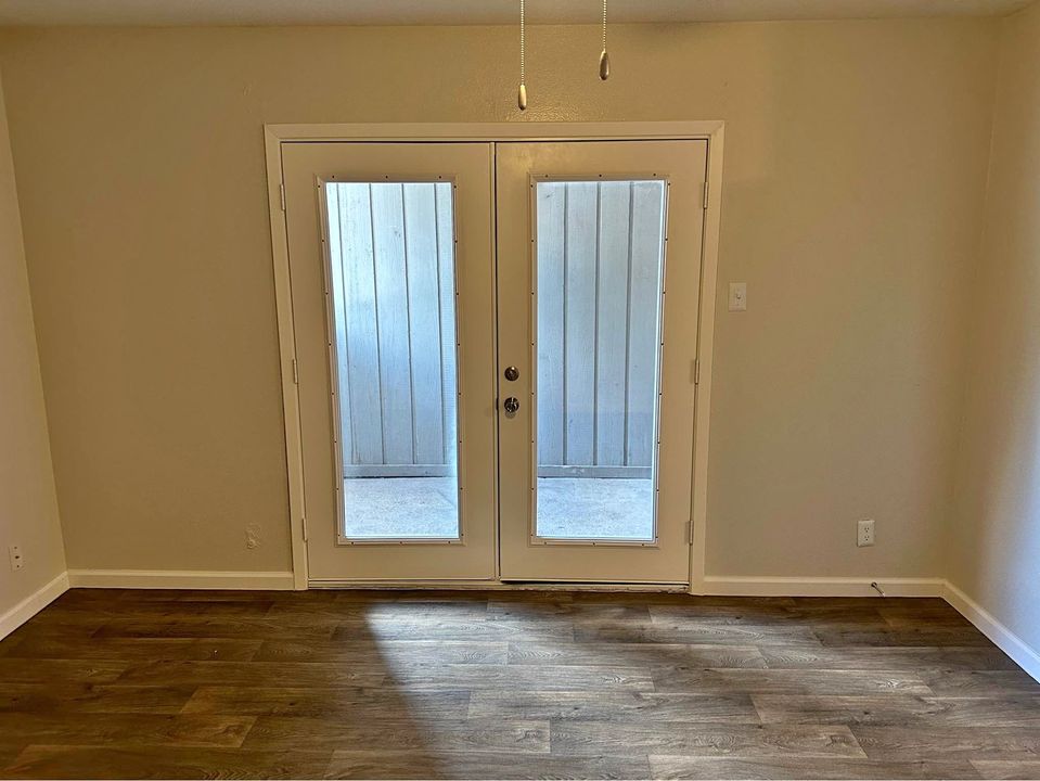 2 Beds 1 Bath - Apartment