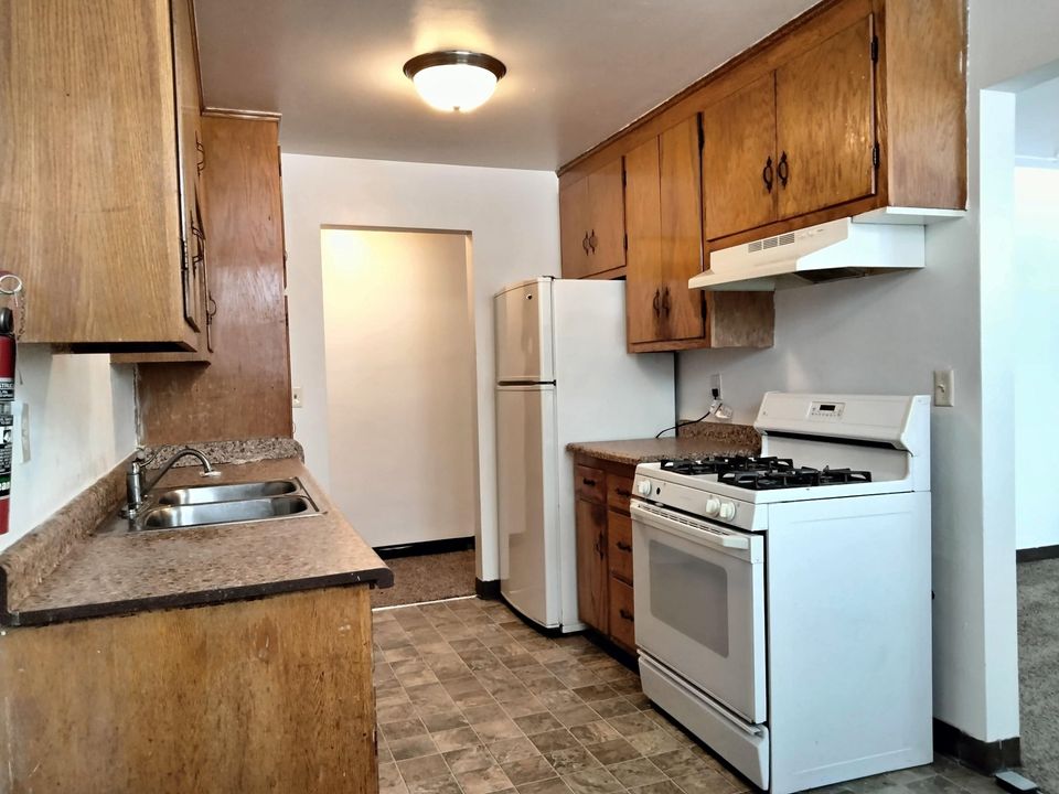 2 Beds 1 Bath Apartment