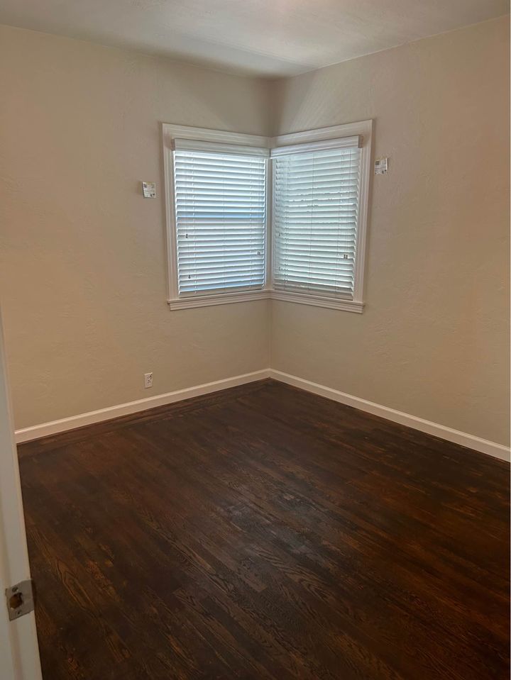 2 Beds 1 Bath - House photo'