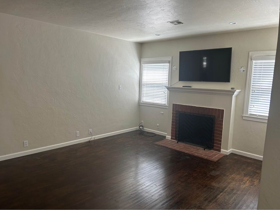 2 Beds 1 Bath - House photo'