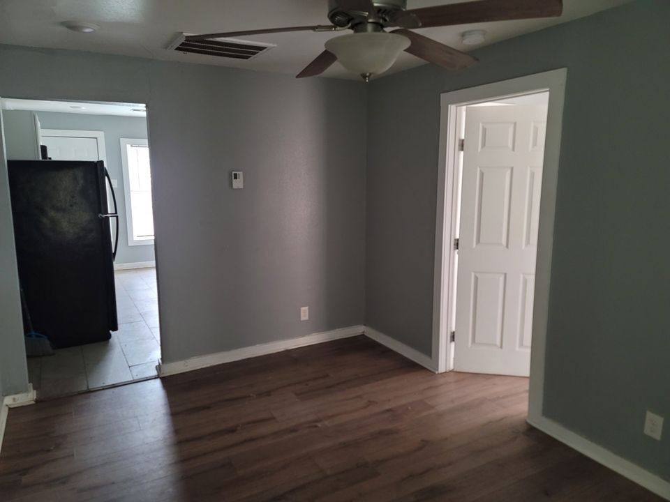 2 Beds 1 Bath House photo'