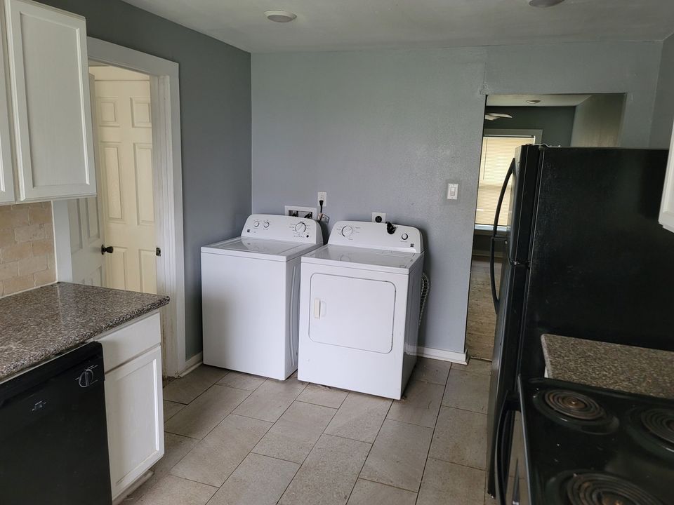 2 Beds 1 Bath House photo'