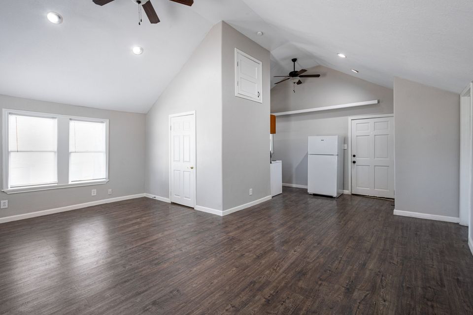 2 Beds 1 Bath House photo'