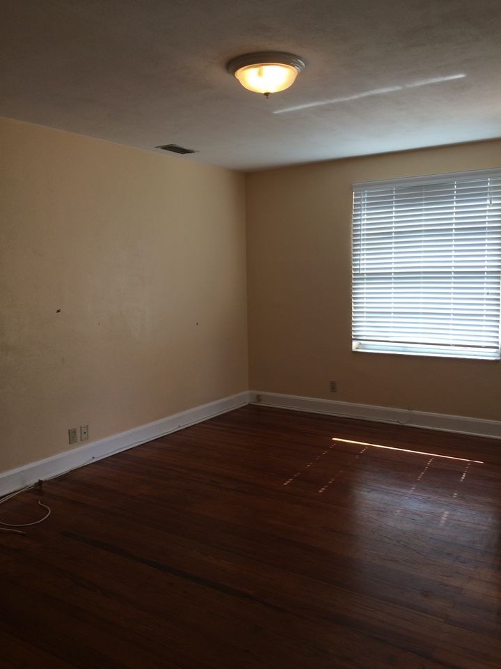 2 Beds 1 Bath House photo'