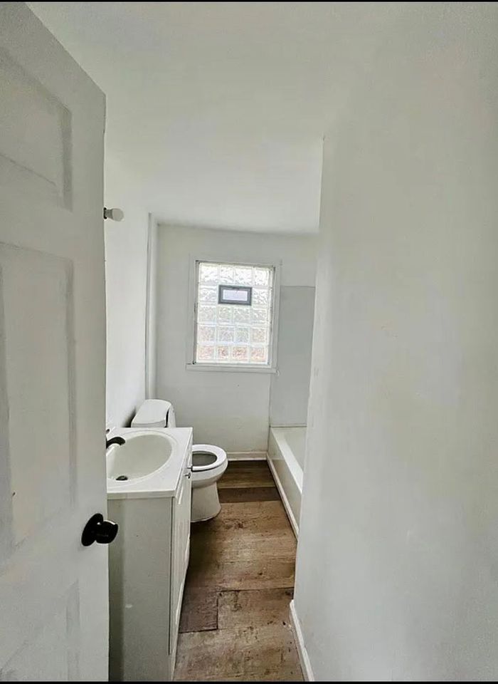 2 Beds 1 Bath - Townhouse