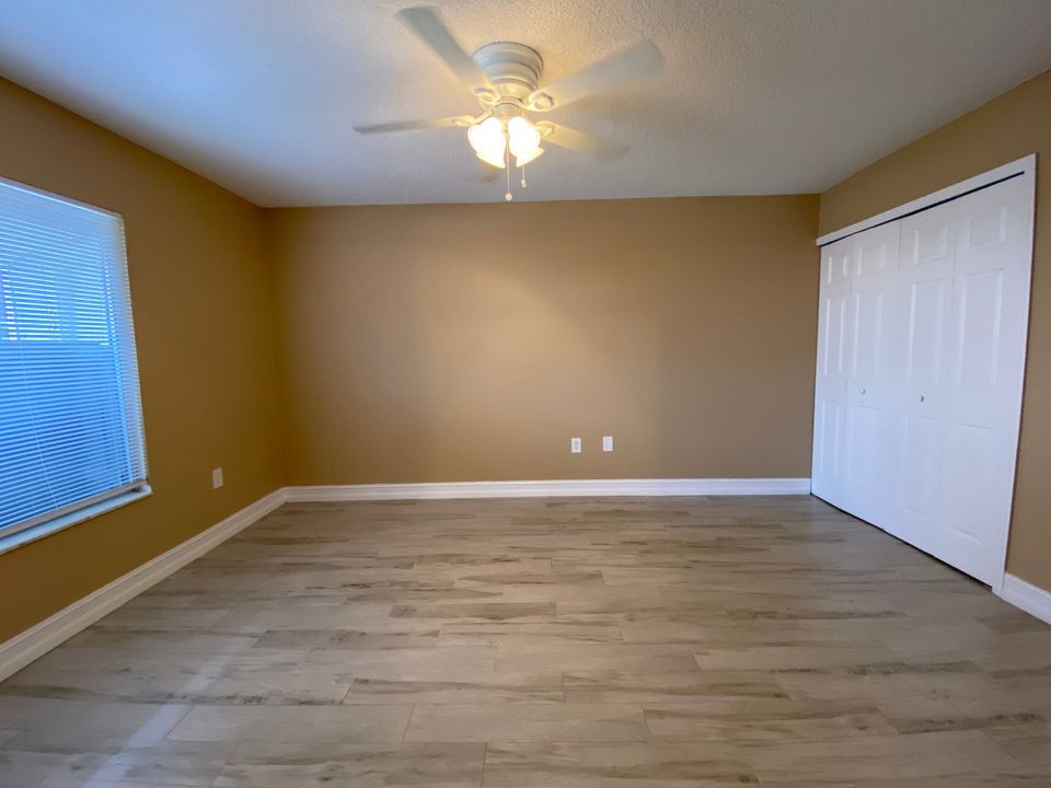 2 Beds 1 Bath Townhouse photo'