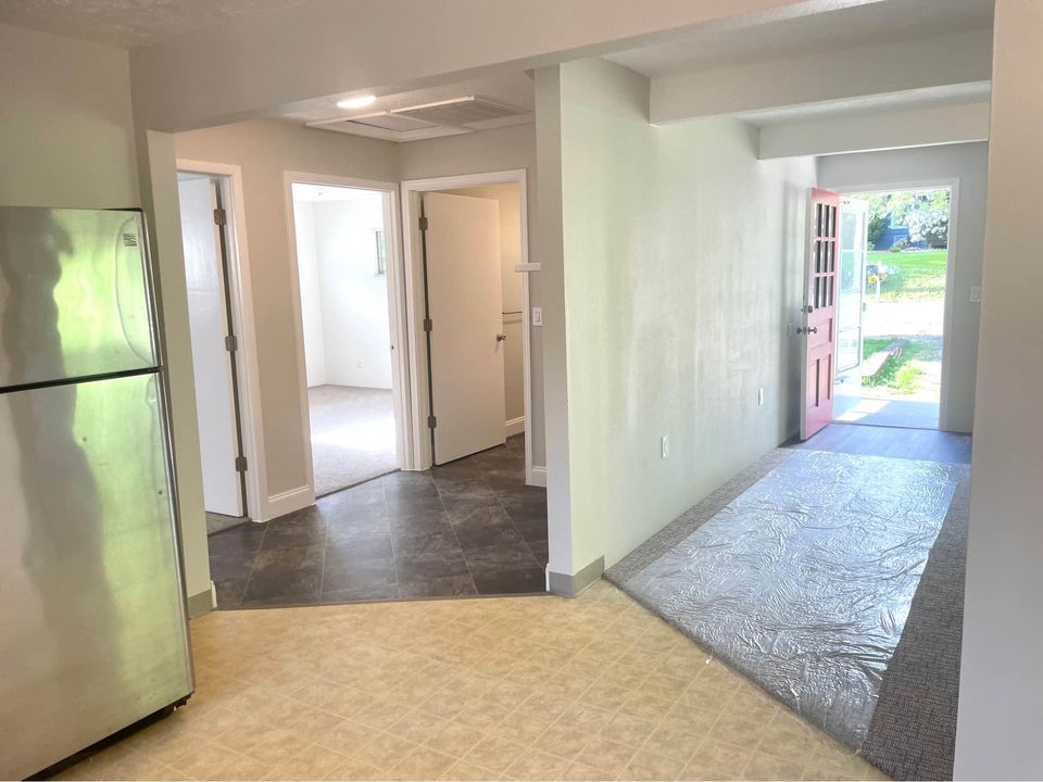 2 Beds 1 Bath - Townhouse photo'