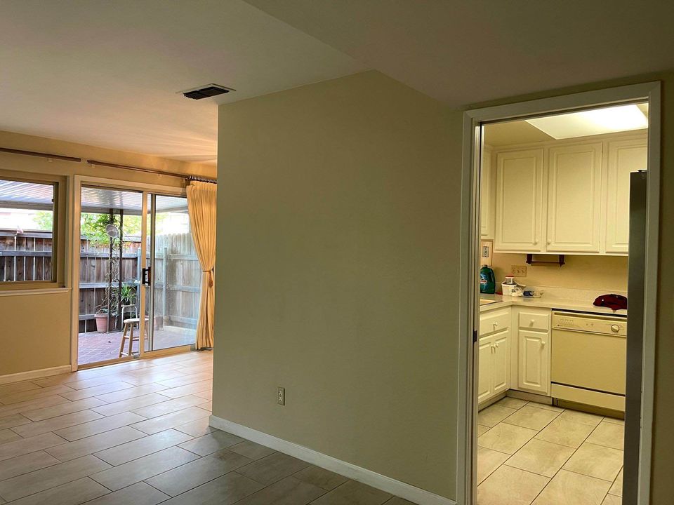 2 Beds 1 Bath - Townhouse photo'