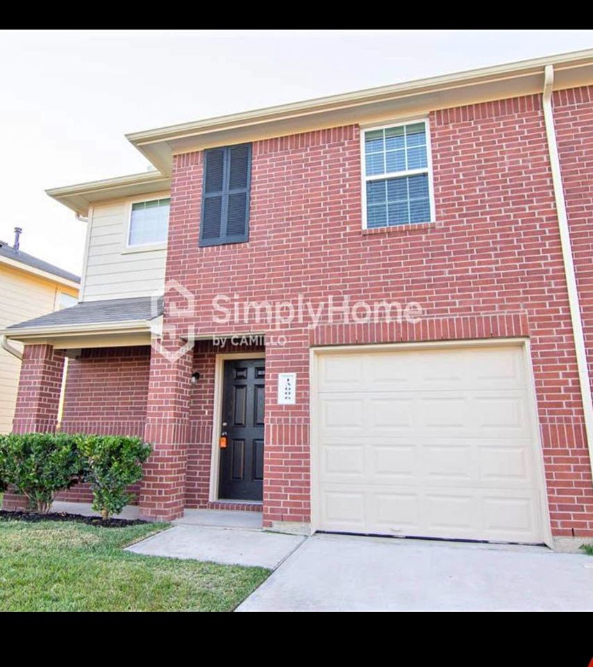 2 Beds 2 Baths - Townhouse