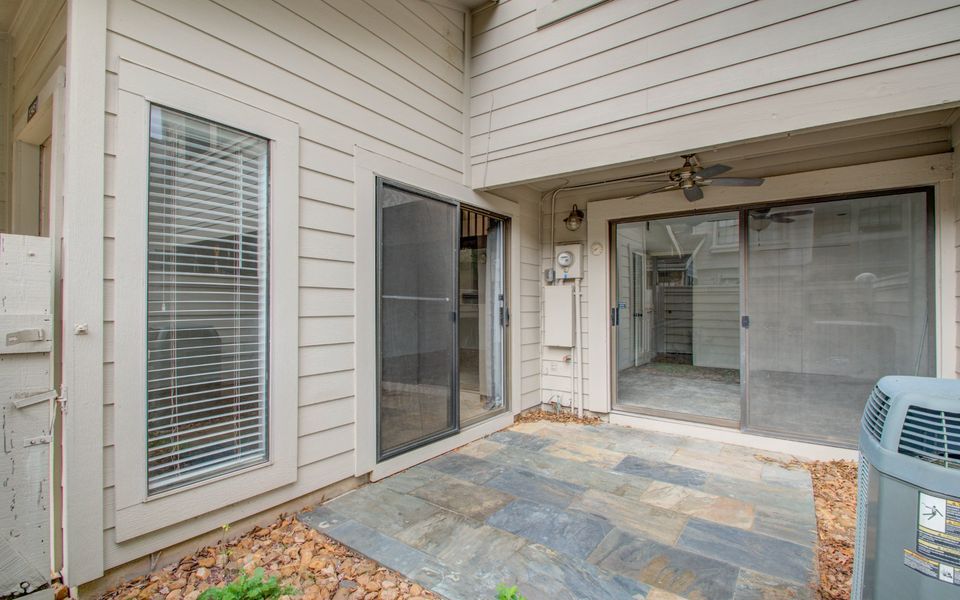 2 Beds 2 Baths Townhouse - 34