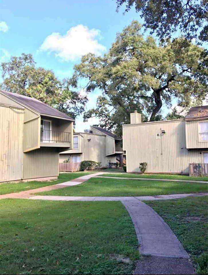 2 Beds 2 Baths - Townhouse