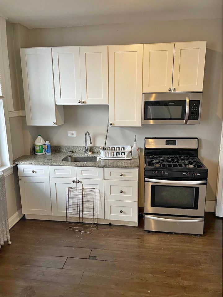 3 Beds 1 Bath - Apartment