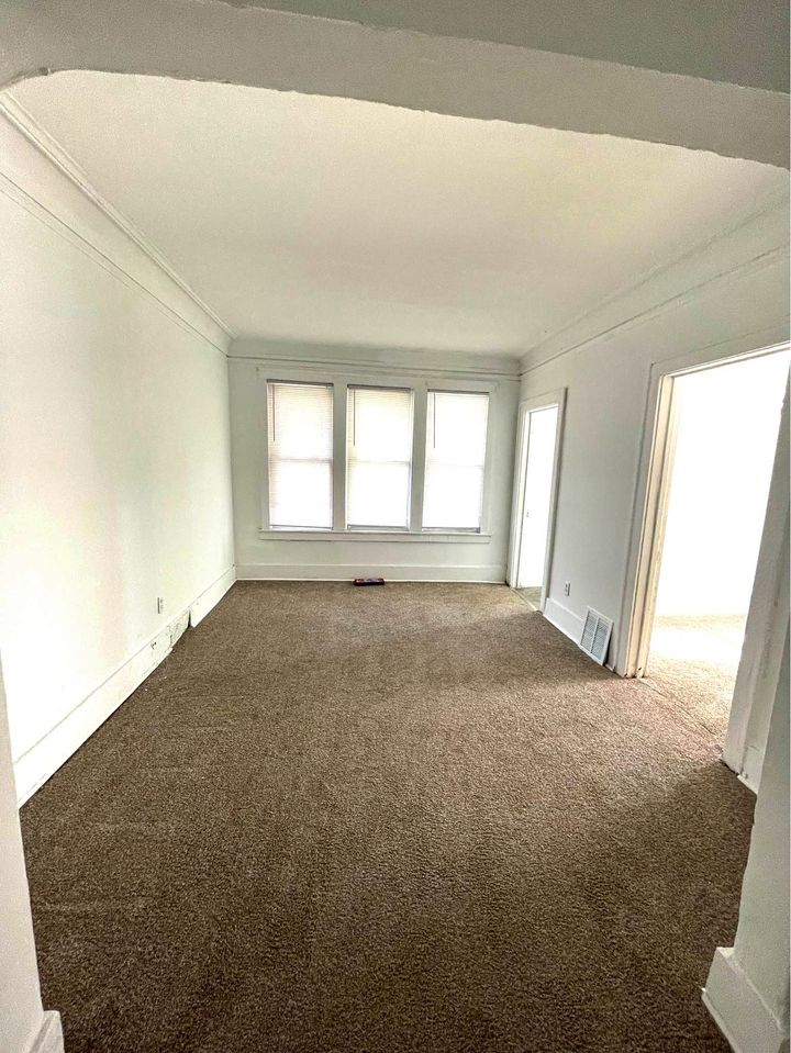 3 Beds 1 Bath - Apartment