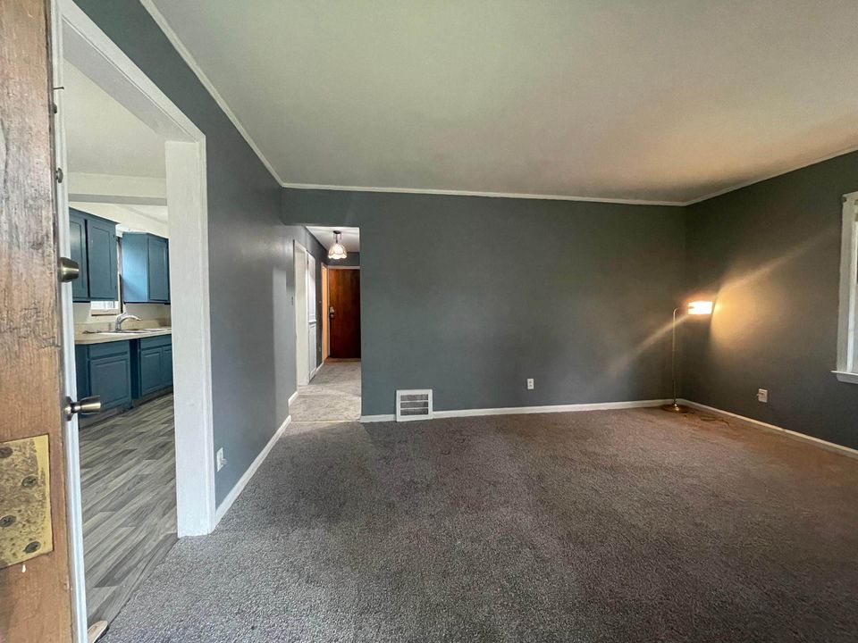 3 Beds 1 Bath - House photo'