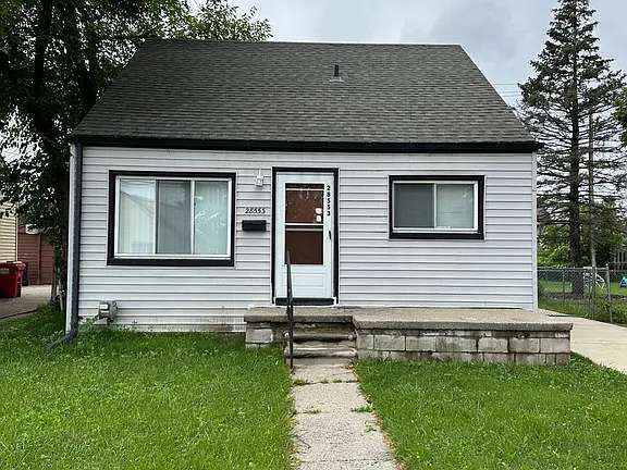 3 Beds 1 Bath - House photo'