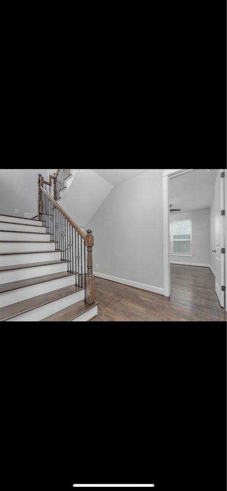 3 Beds 3.5 Baths - Townhouse