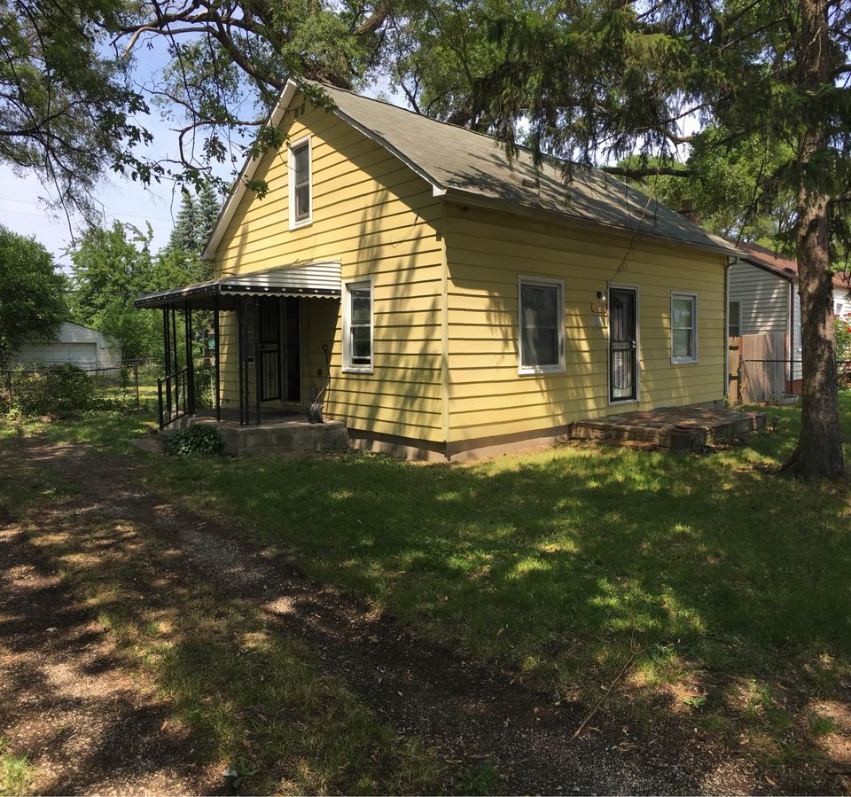 4 Beds 1 Bath - House photo'