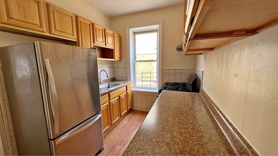 2 Beds 1 Bath Apartment