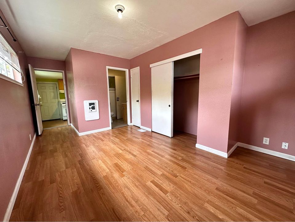 2 Beds 1 Bath - Apartment