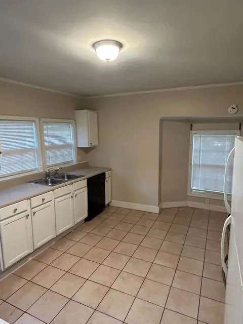 2 Beds 1 Bath - House photo'