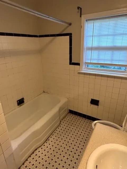 2 Beds 1 Bath - House photo'